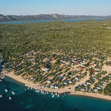 营地 Kamp Oaza Lucica