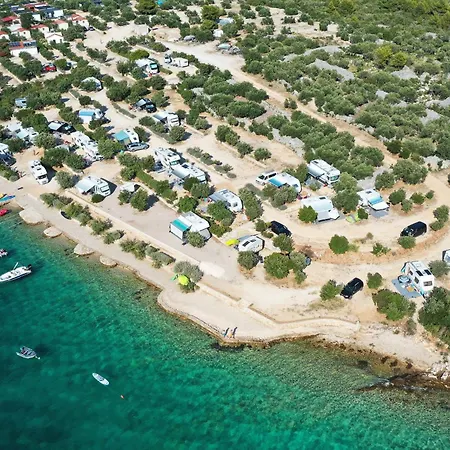 Kamp Oaza Lucica 营地 *